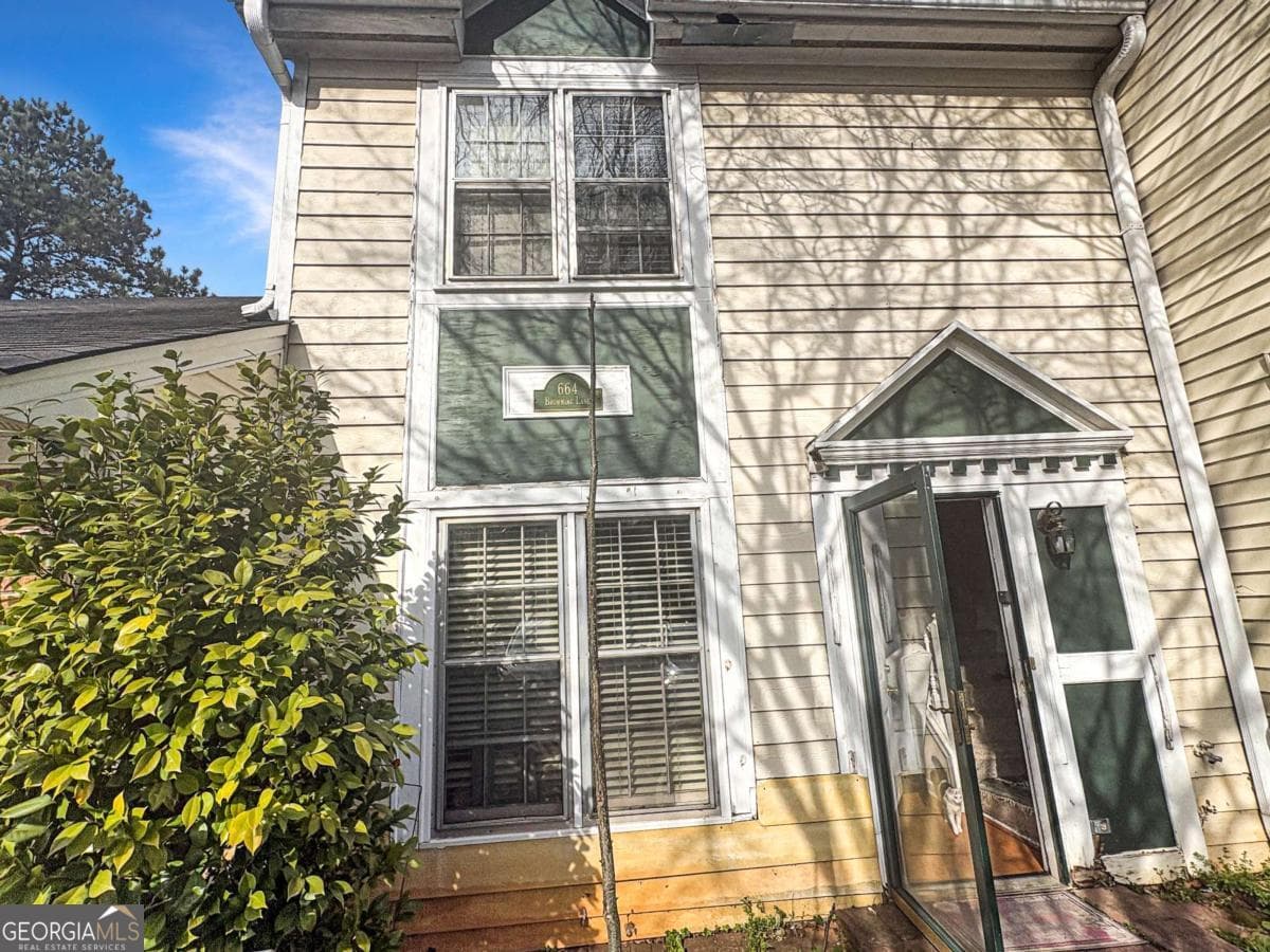 multi family,townhouse for sale at 664 Browning Lane, Conyers, GA 30013 — photo 2