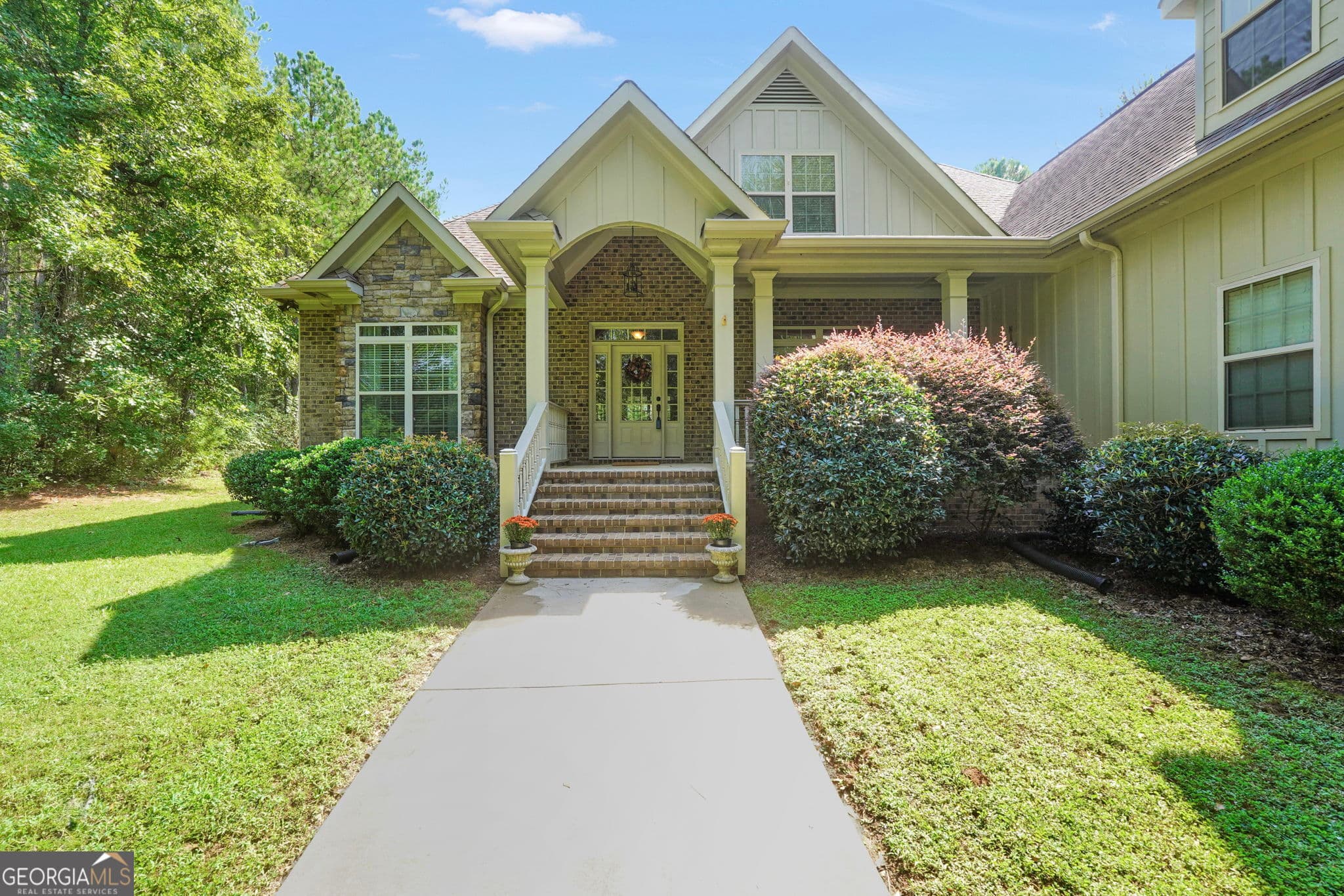 5 bedroom, 3.5 bathroom, 3,920 sq ft single family residence for sale at 505 Crescent Drive, Forsyth, GA 31029 — photo 5