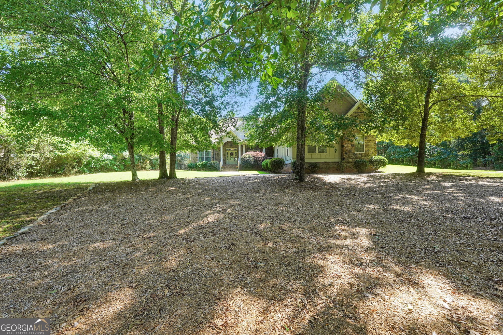 5 bedroom, 3.5 bathroom, 3,920 sq ft single family residence for sale at 505 Crescent Drive, Forsyth, GA 31029 — photo 8