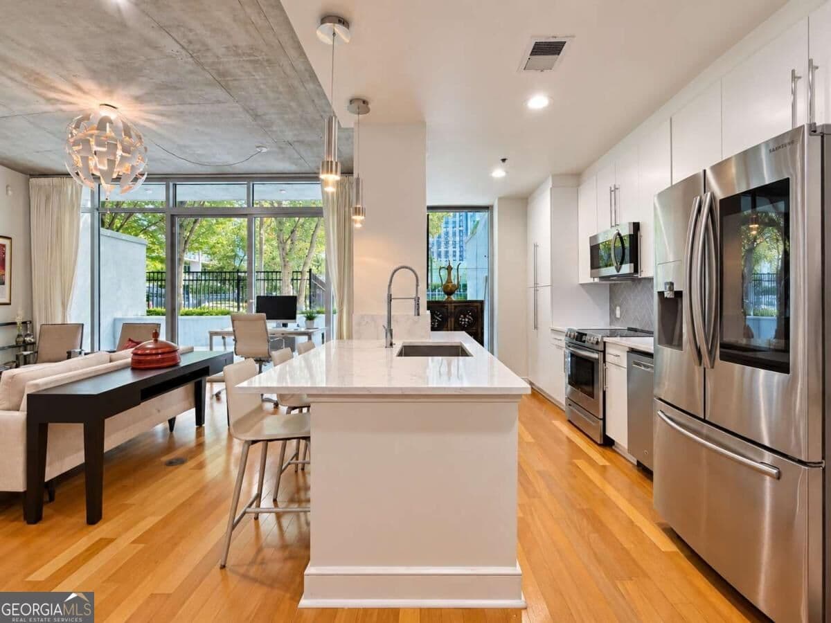 1 bedroom, 1.5 bathroom, 895 sq ft condominium for sale at 44 Peachtree Place 634, Atlanta, GA 30309 — photo 6