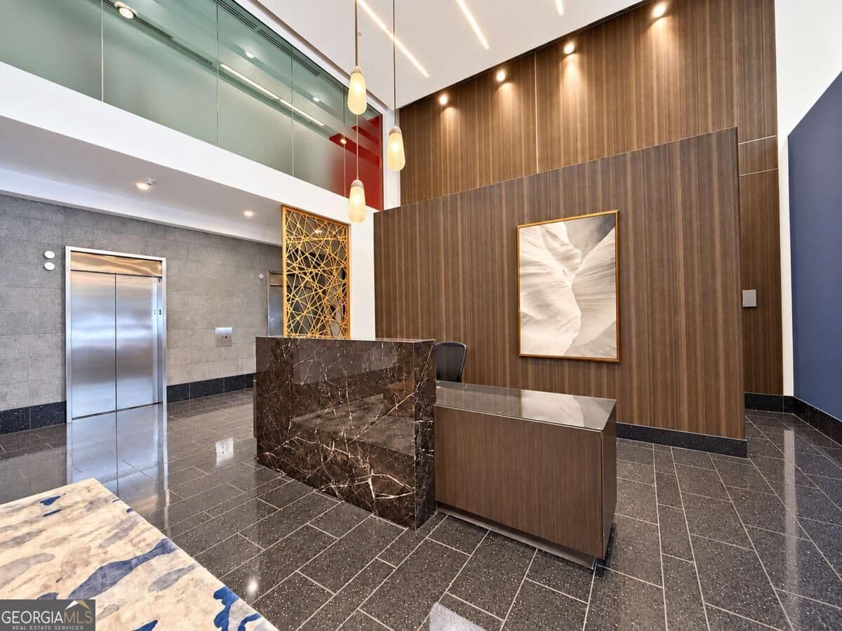 1 bedroom, 1.5 bathroom, 895 sq ft condominium for sale at 44 Peachtree Place 634, Atlanta, GA 30309 — photo 3