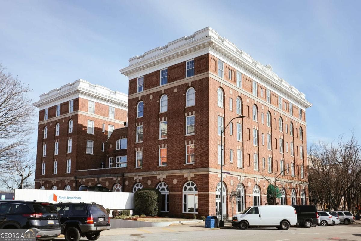 1 bedroom, 1 bathroom, 841 sq ft condominium for sale at 247 Washington Street 302, Athens, GA 30601