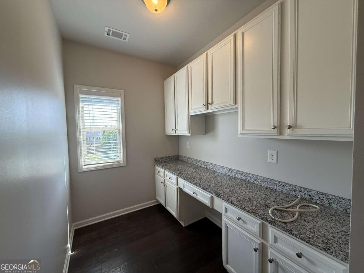 4 bedroom, 3.5 bathroom single family residence for rent at 4525 Havenwood Place, Gainesville, GA 30504 for $2,600 a month — photo 8