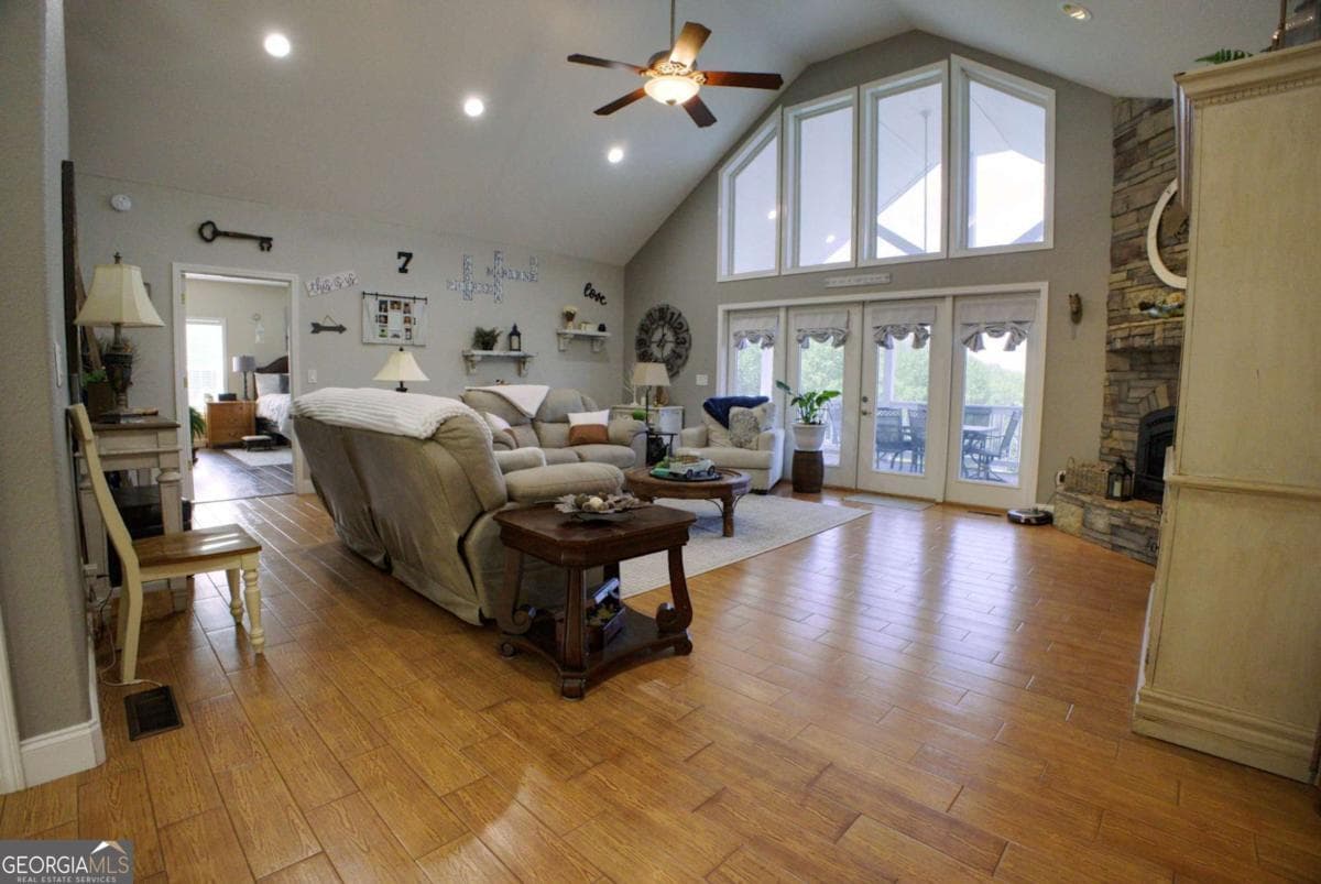 5 bedroom, 3 bathroom, 3,792 sq ft single family residence for sale at 394 Crawford Road, Blairsville, GA 30512 — photo 3