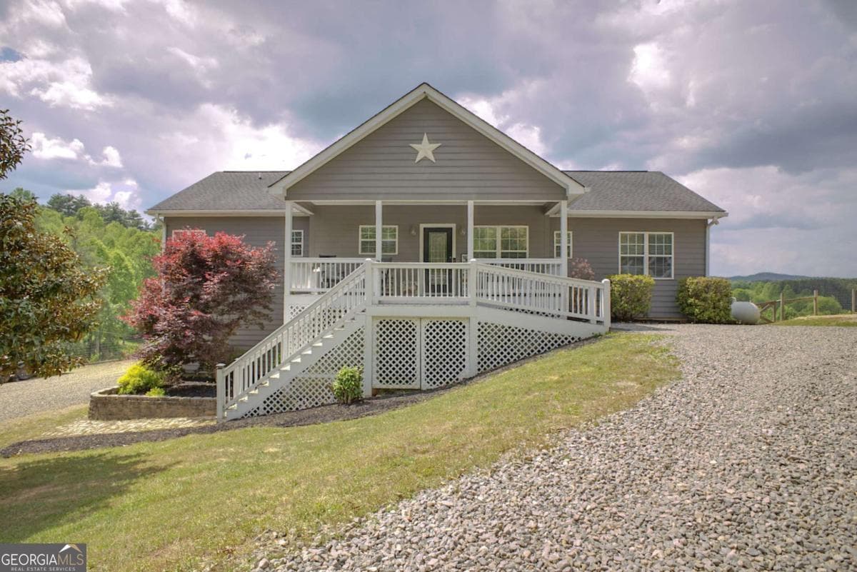 5 bedroom, 3 bathroom, 3,792 sq ft single family residence for sale at 394 Crawford Road, Blairsville, GA 30512 — photo 1 of 78