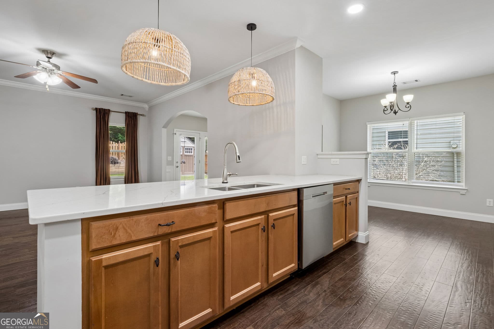 3 bedroom, 2.5 bathroom, 2,072 sq ft single family residence for sale at 7051 Silk Tree Pointe, Braselton, GA 30517 — photo 6