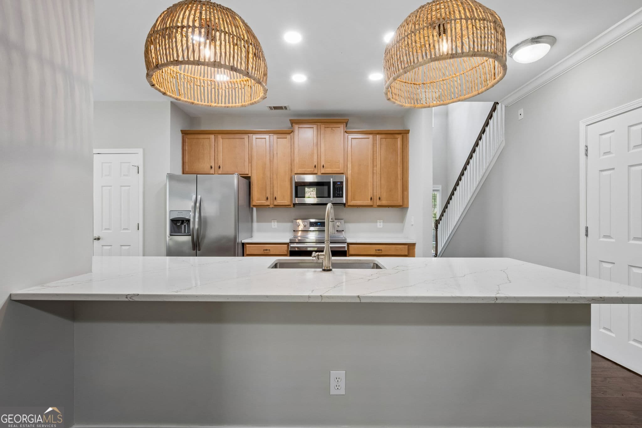 3 bedroom, 2.5 bathroom, 2,072 sq ft single family residence for sale at 7051 Silk Tree Pointe, Braselton, GA 30517 — photo 9