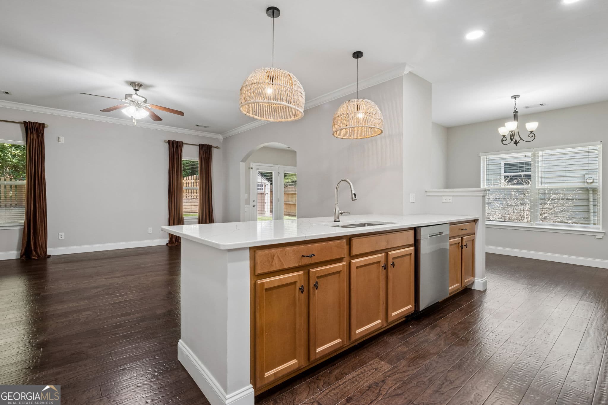 3 bedroom, 2.5 bathroom, 2,072 sq ft single family residence for sale at 7051 Silk Tree Pointe, Braselton, GA 30517 — photo 4