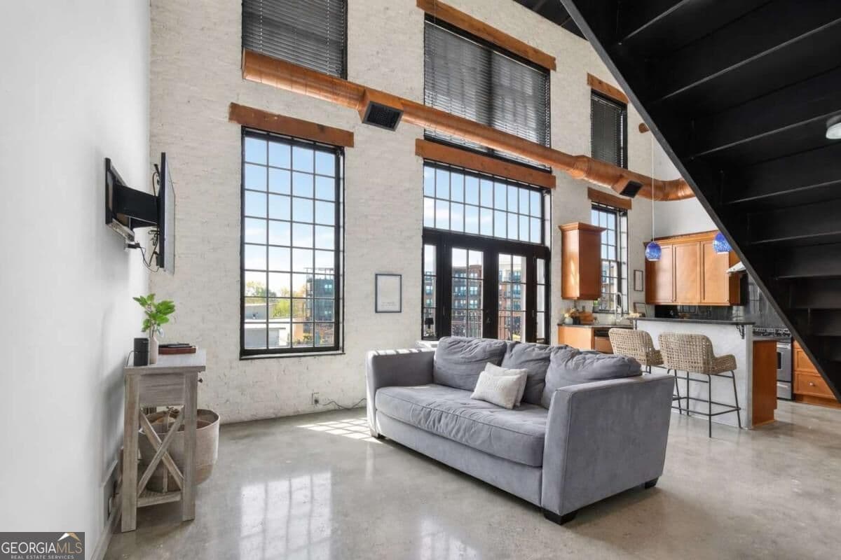 2 bedroom, 2 bathroom, 1,223 sq ft loft,single family residence for sale at 5434 Peachtree Road 117, Atlanta, GA 30341 — photo 2