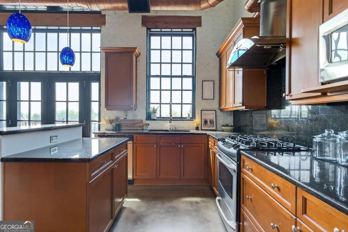2 bedroom, 2 bathroom, 1,223 sq ft loft,single family residence for sale at 5434 Peachtree Road 117, Atlanta, GA 30341 — photo 9