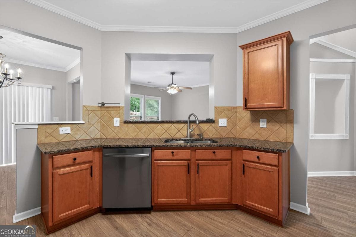 4 bedroom, 2.5 bathroom, 1,956 sq ft single family residence for sale at 5750 Crestwick Way, Cumming, GA 30040 — photo 10