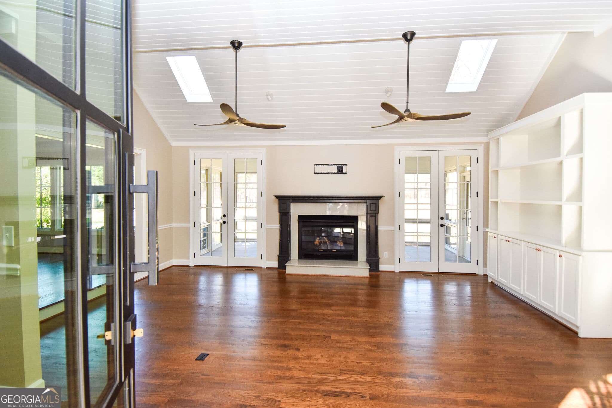 3 bedroom, 2.5 bathroom, 2,258 sq ft single family residence for rent at 1091 Fairway Ridge Road, Greensboro, GA 30642 for $3,200 a month — photo 6