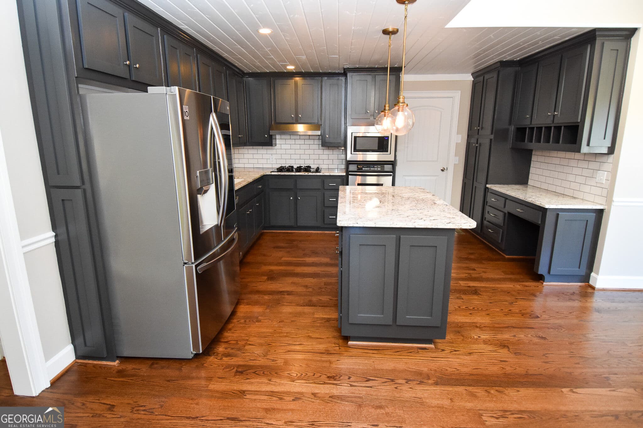 3 bedroom, 2.5 bathroom, 2,258 sq ft single family residence for rent at 1091 Fairway Ridge Road, Greensboro, GA 30642 for $3,200 a month — photo 9