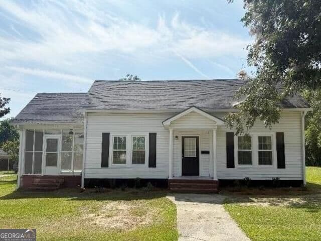 3 bedroom, 1.5 bathroom, 1,716 sq ft single family residence for sale at 411 W Pine Street, Swainsboro, GA 30401