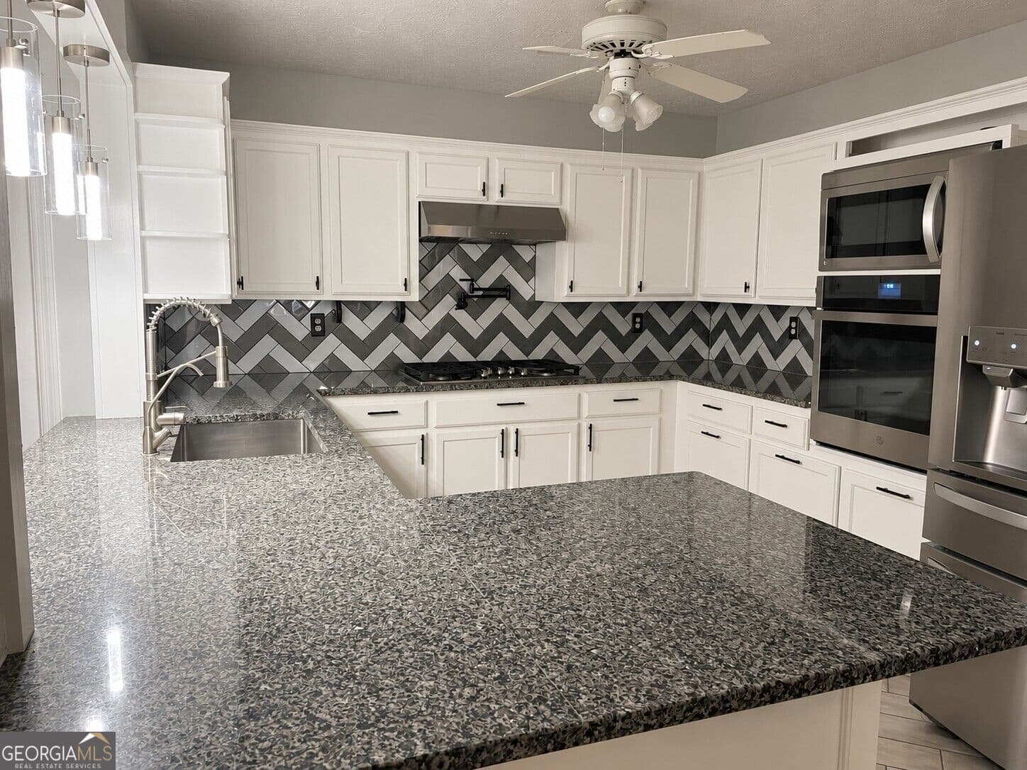4 bedroom, 3 bathroom, 2,464 sq ft single family residence for sale at 320 Cottonpatch Road, Lawrenceville, GA 30046 — photo 7