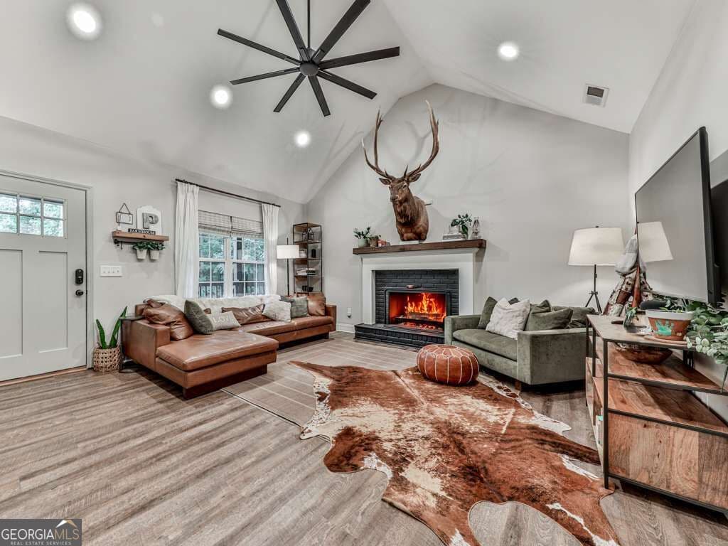 3 bedroom, 2 bathroom, 1,500 sq ft single family residence for sale at 351 Danburg Court, Jasper, GA 30143 — photo 4