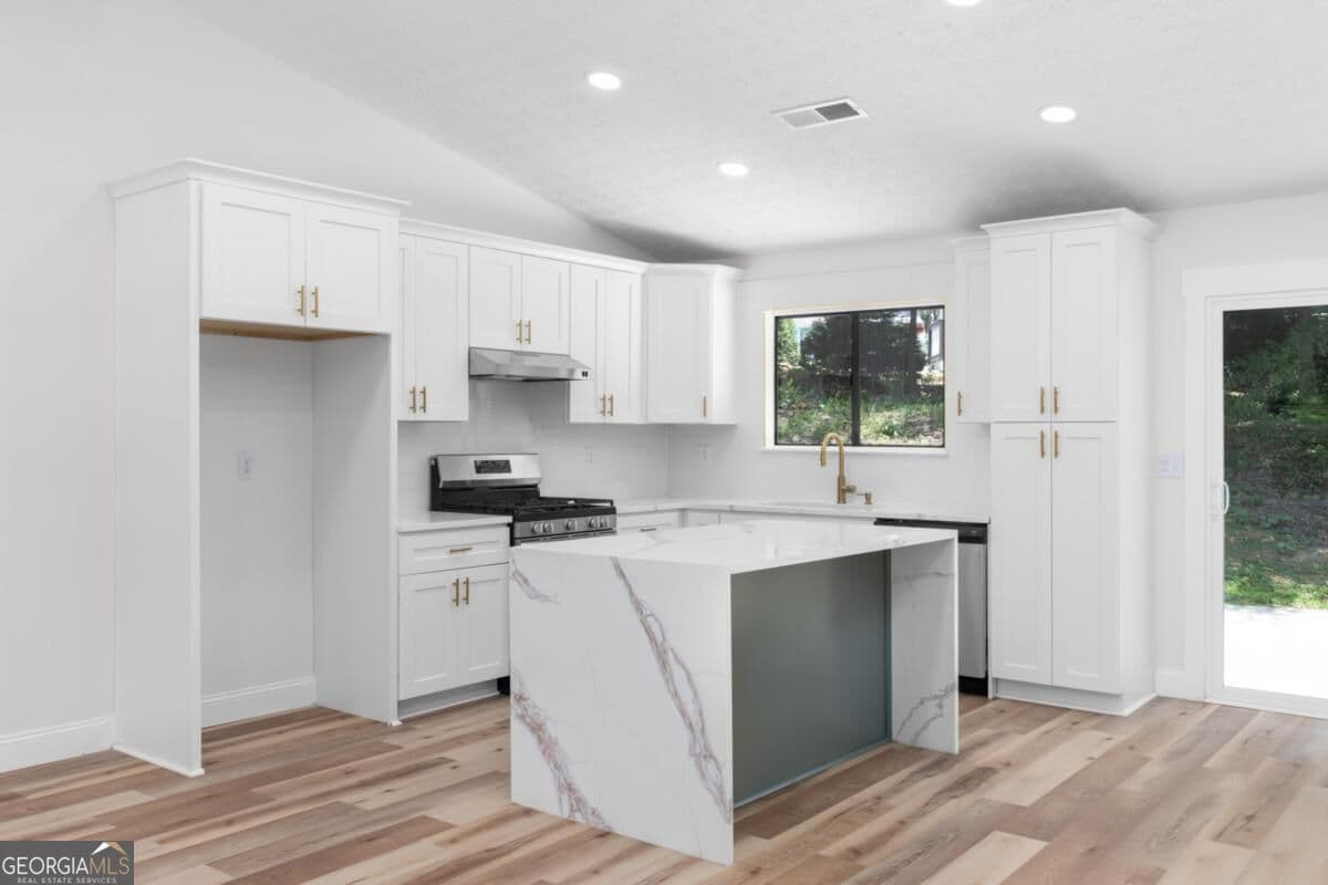 3 bedroom, 2 bathroom single family residence for sale at 847 Halfmoon Hollow, Lilburn, GA 30047 — photo 9