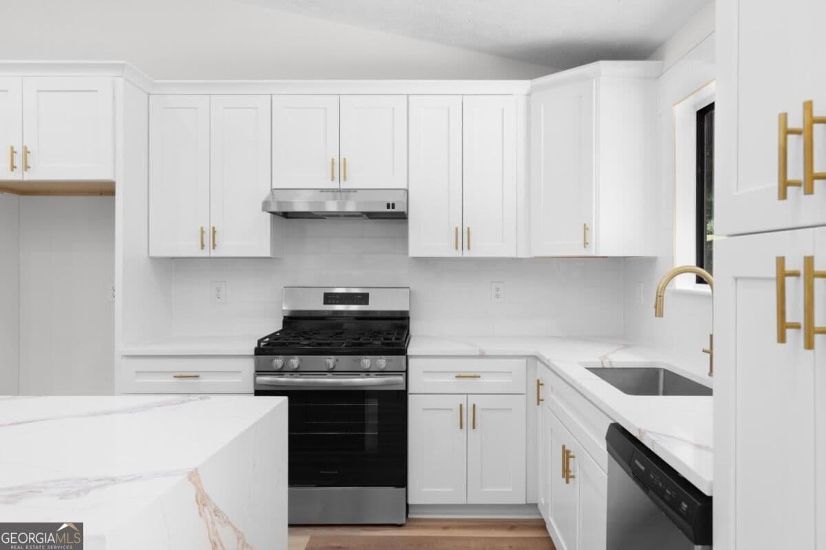 3 bedroom, 2 bathroom single family residence for sale at 847 Halfmoon Hollow, Lilburn, GA 30047 — photo 10