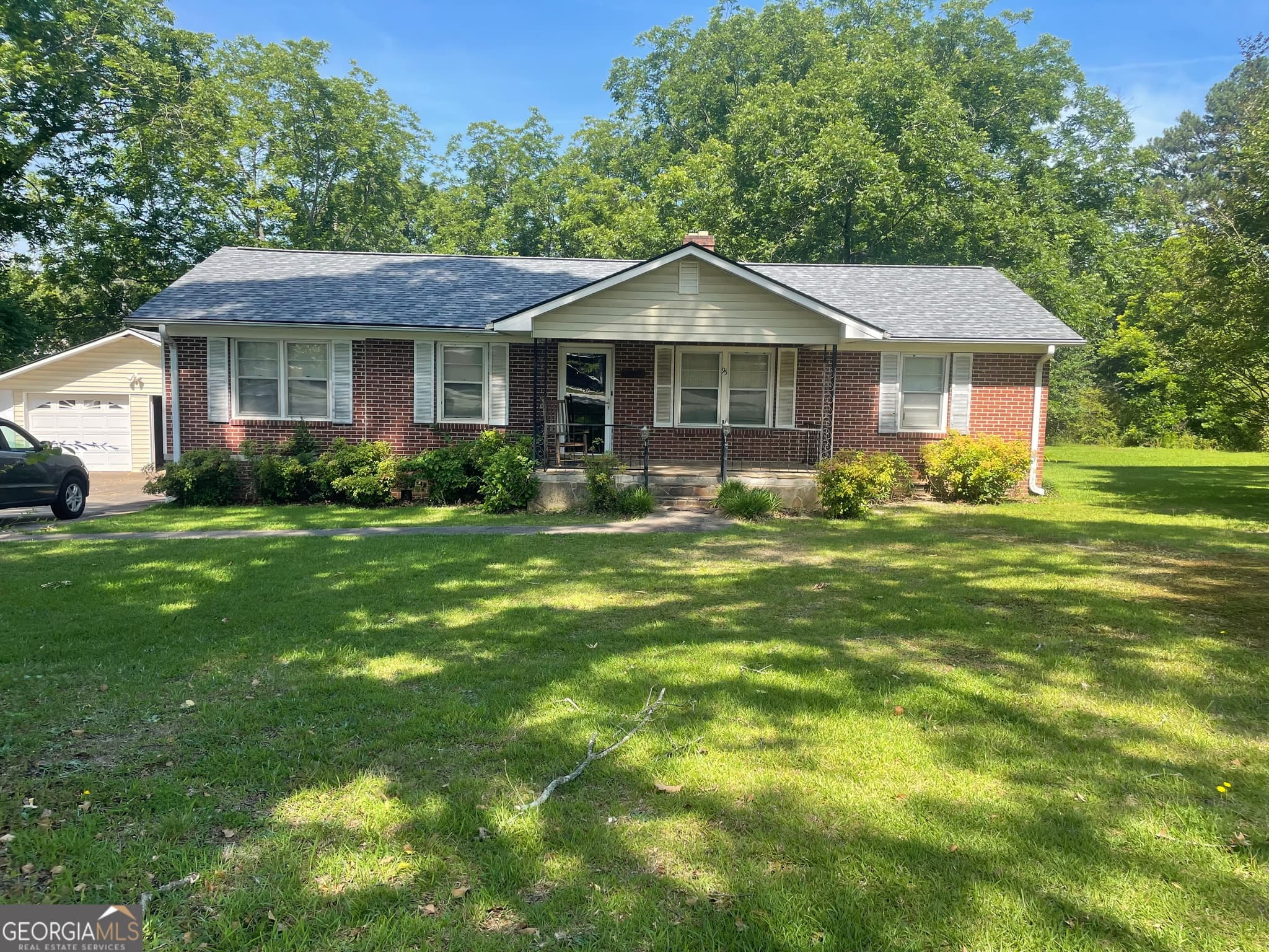 3 bedroom, 1.5 bathroom, 1,300 sq ft single family residence sold at 95 Gumlog Road, Lavonia, GA 30553