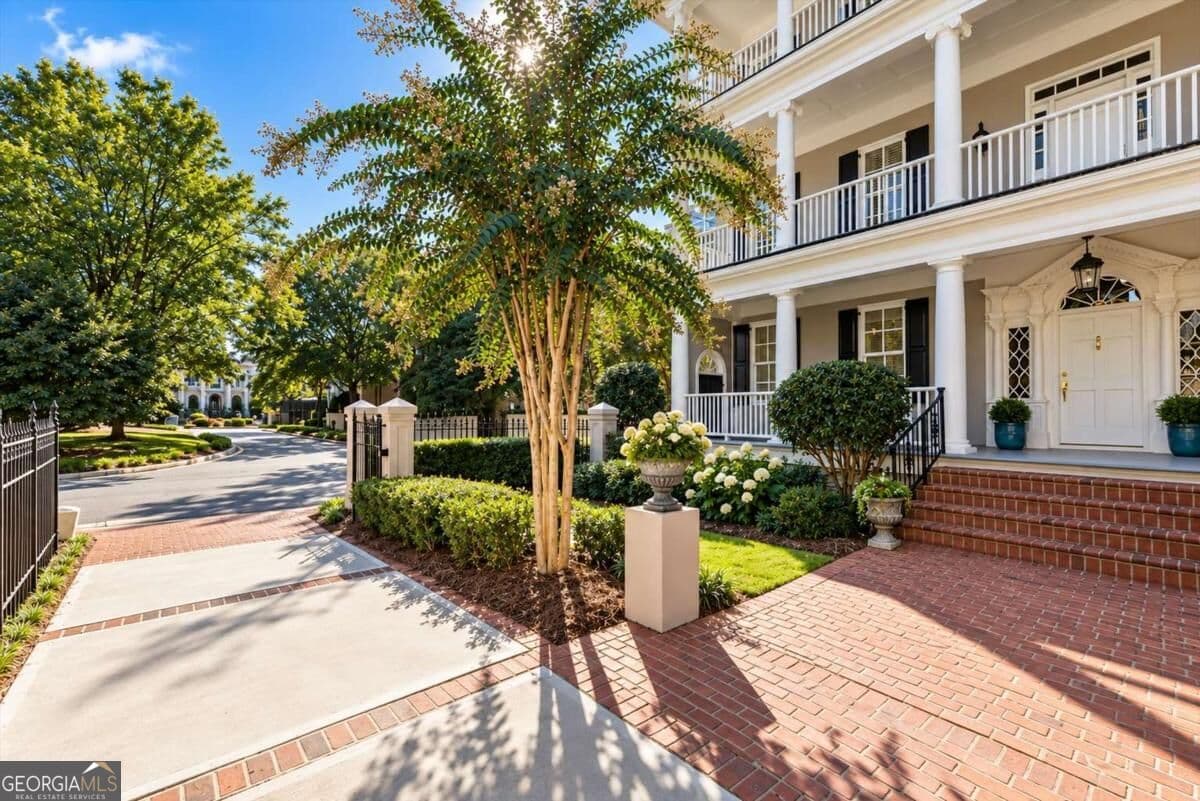 6 bedroom, 6 bathroom, 6,942 sq ft single family residence for sale at 3931 The Battery, Duluth, GA 30096 — photo 9