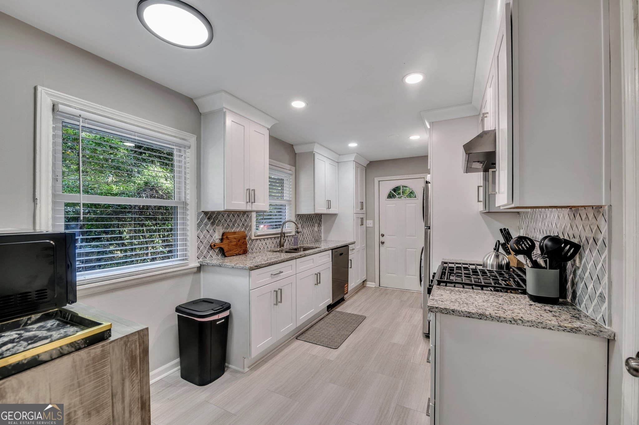 3 bedroom, 1 bathroom, 1,053 sq ft single family residence for rent at 1131 Stoneybrook Road, Forest Park, GA 30297 for $3,600 a month — photo 8