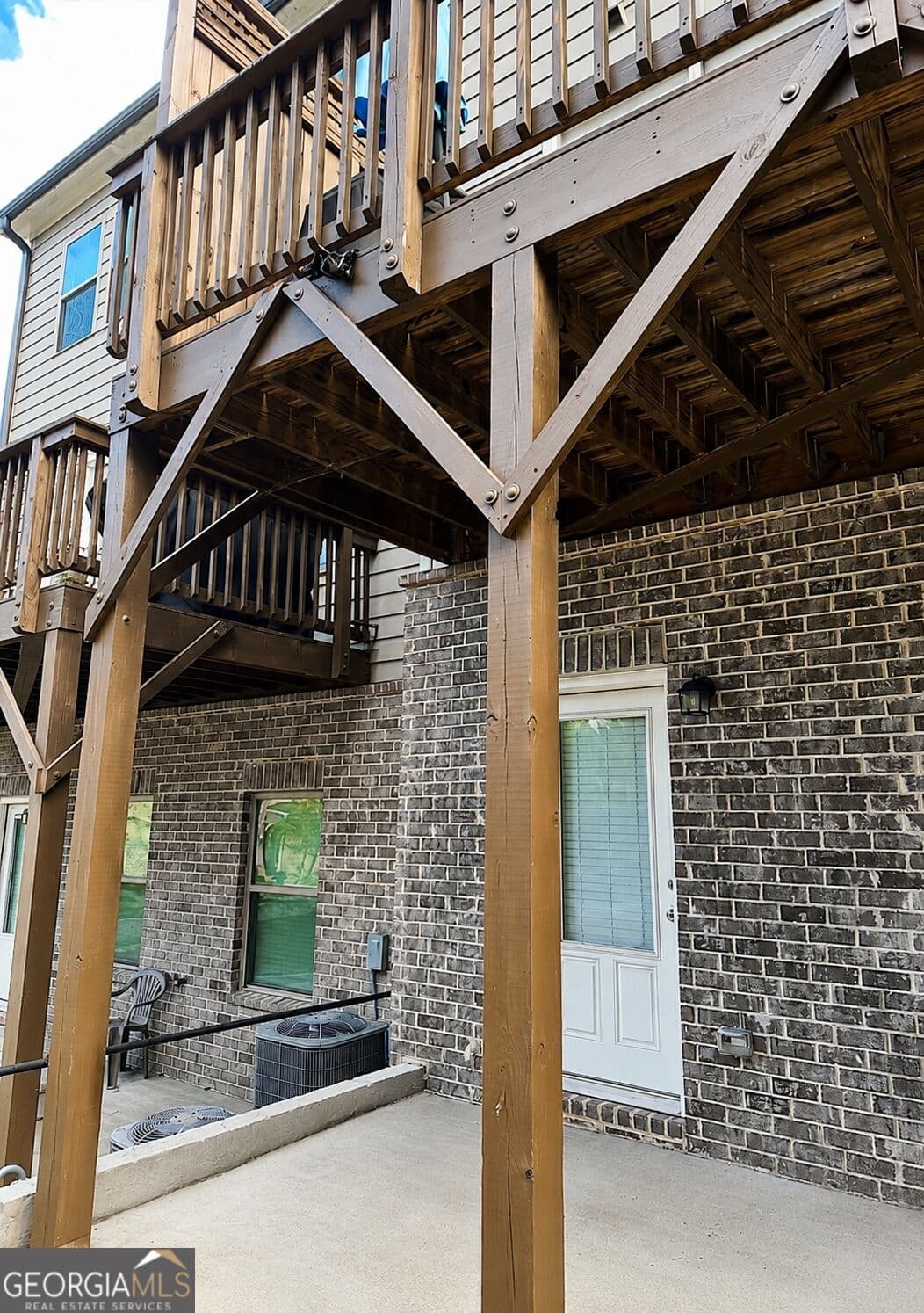 4 bedroom, 3.5 bathroom, 2,589 sq ft townhouse for sale at 2381 Action Way, Snellville, GA 30078 — photo 2