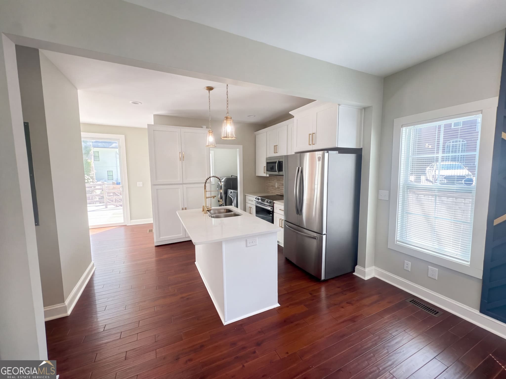 4 bedroom, 3.5 bathroom, 1,840 sq ft single family residence for sale at 213 Joseph E Lowery Boulevard, Atlanta, GA 30314 — photo 6