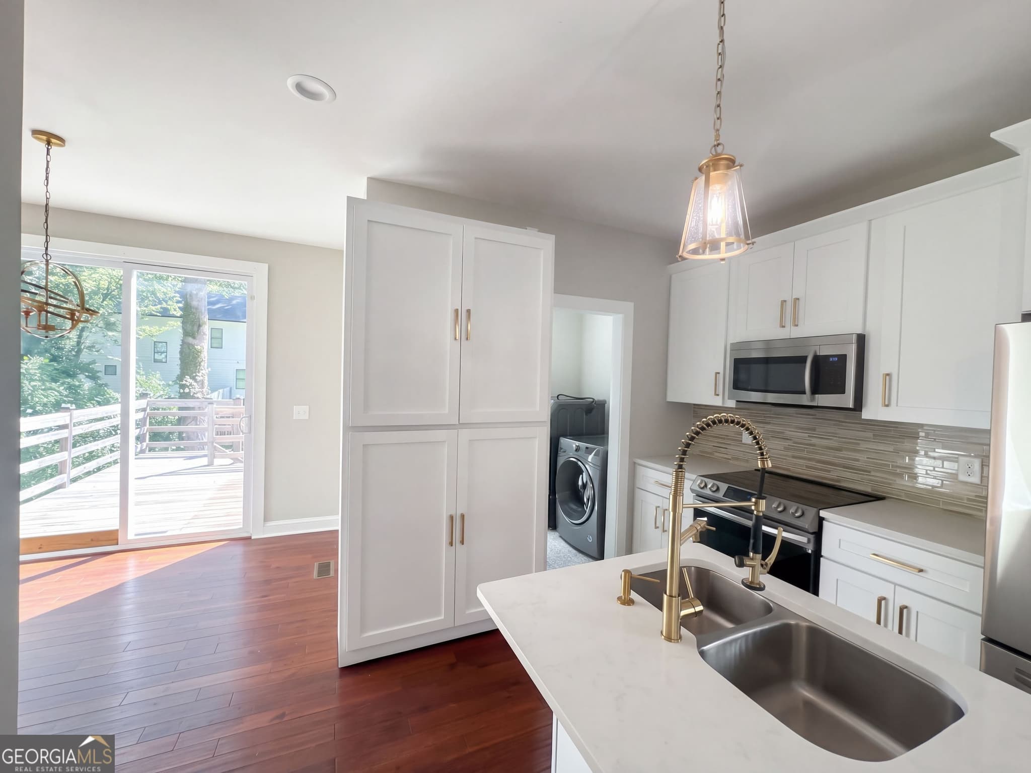 4 bedroom, 3.5 bathroom, 1,840 sq ft single family residence for sale at 213 Joseph E Lowery Boulevard, Atlanta, GA 30314 — photo 7