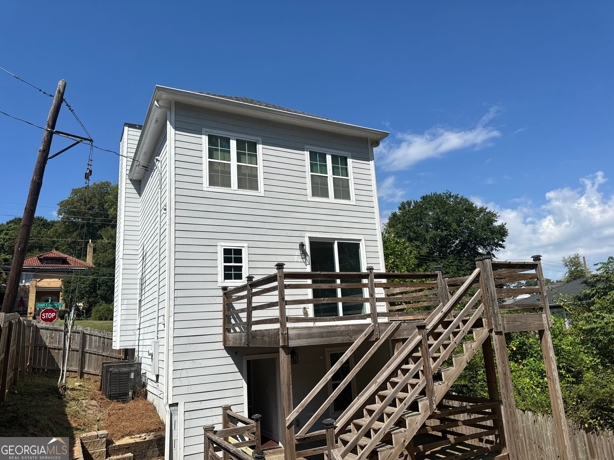 4 bedroom, 3.5 bathroom, 1,840 sq ft single family residence for sale at 213 Joseph E Lowery Boulevard, Atlanta, GA 30314 — photo 5