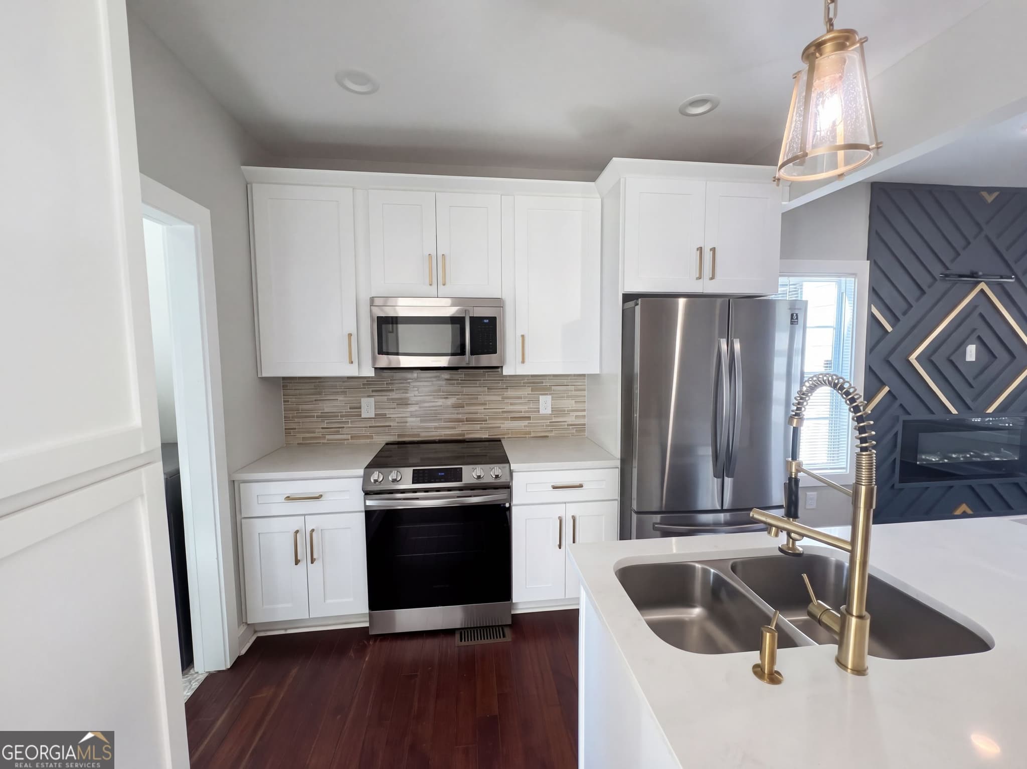 4 bedroom, 3.5 bathroom, 1,840 sq ft single family residence for sale at 213 Joseph E Lowery Boulevard, Atlanta, GA 30314 — photo 8