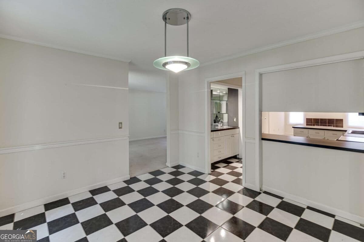 4 bedroom, 3.5 bathroom, 2,182 sq ft condominium for sale at 27 Willowick Drive, Lithonia, GA 30038 — photo 7