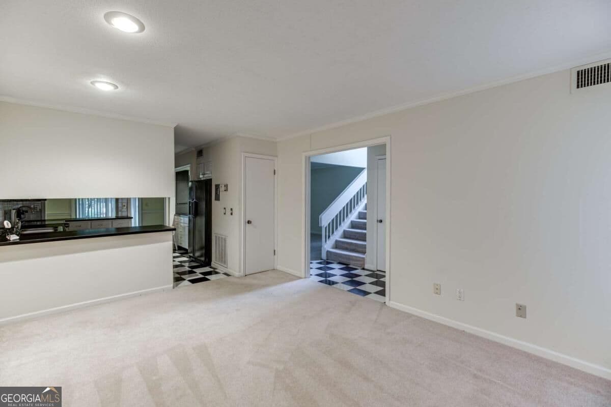 4 bedroom, 3.5 bathroom, 2,182 sq ft condominium for sale at 27 Willowick Drive, Lithonia, GA 30038 — photo 5