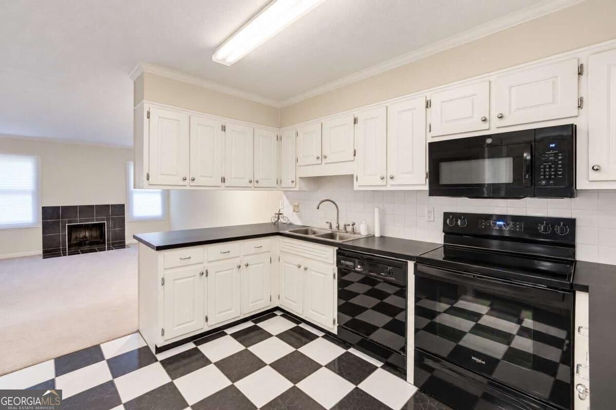 4 bedroom, 3.5 bathroom, 2,182 sq ft condominium for sale at 27 Willowick Drive, Lithonia, GA 30038 — photo 10