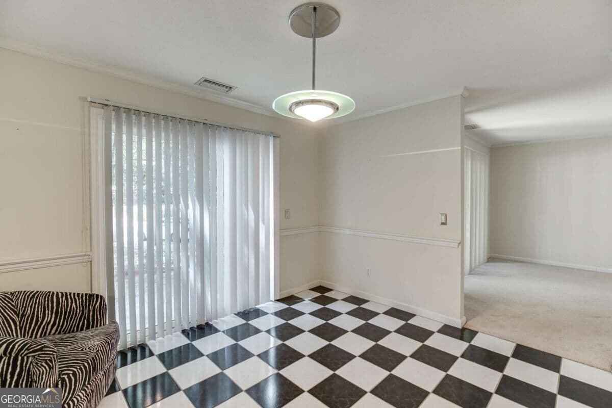 4 bedroom, 3.5 bathroom, 2,182 sq ft condominium for sale at 27 Willowick Drive, Lithonia, GA 30038 — photo 8
