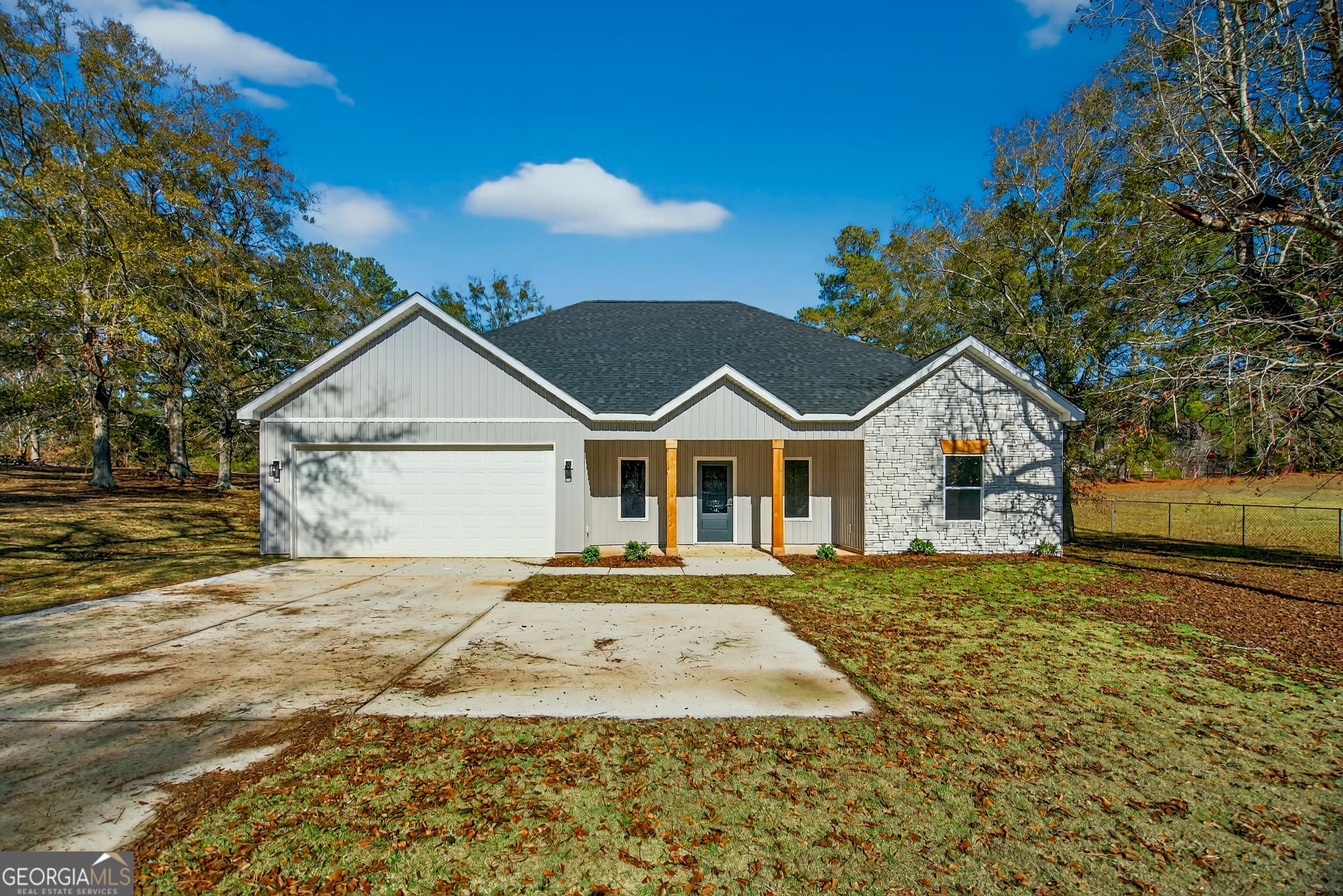 3 bedroom, 2.5 bathroom, 1,770 sq ft single family residence for sale at 3070 15th, Lanett, AL 36863 — photo 3