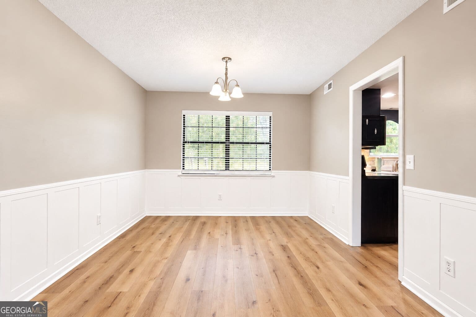 3 bedroom, 2 bathroom, 1,380 sq ft single family residence for sale at 1334 Forest Lake Drive, Hinesville, GA 31313 — photo 6