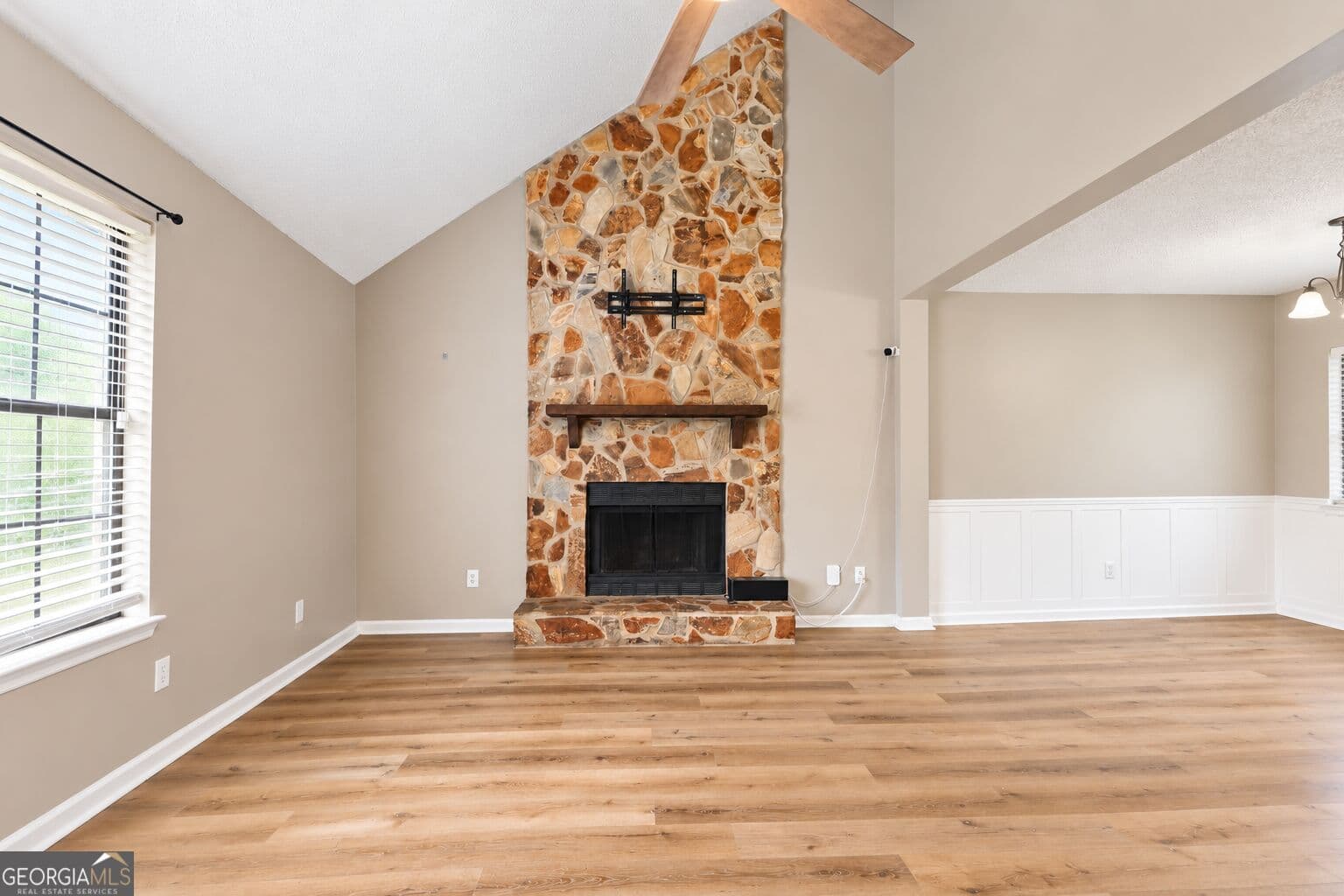 3 bedroom, 2 bathroom, 1,380 sq ft single family residence for sale at 1334 Forest Lake Drive, Hinesville, GA 31313 — photo 3