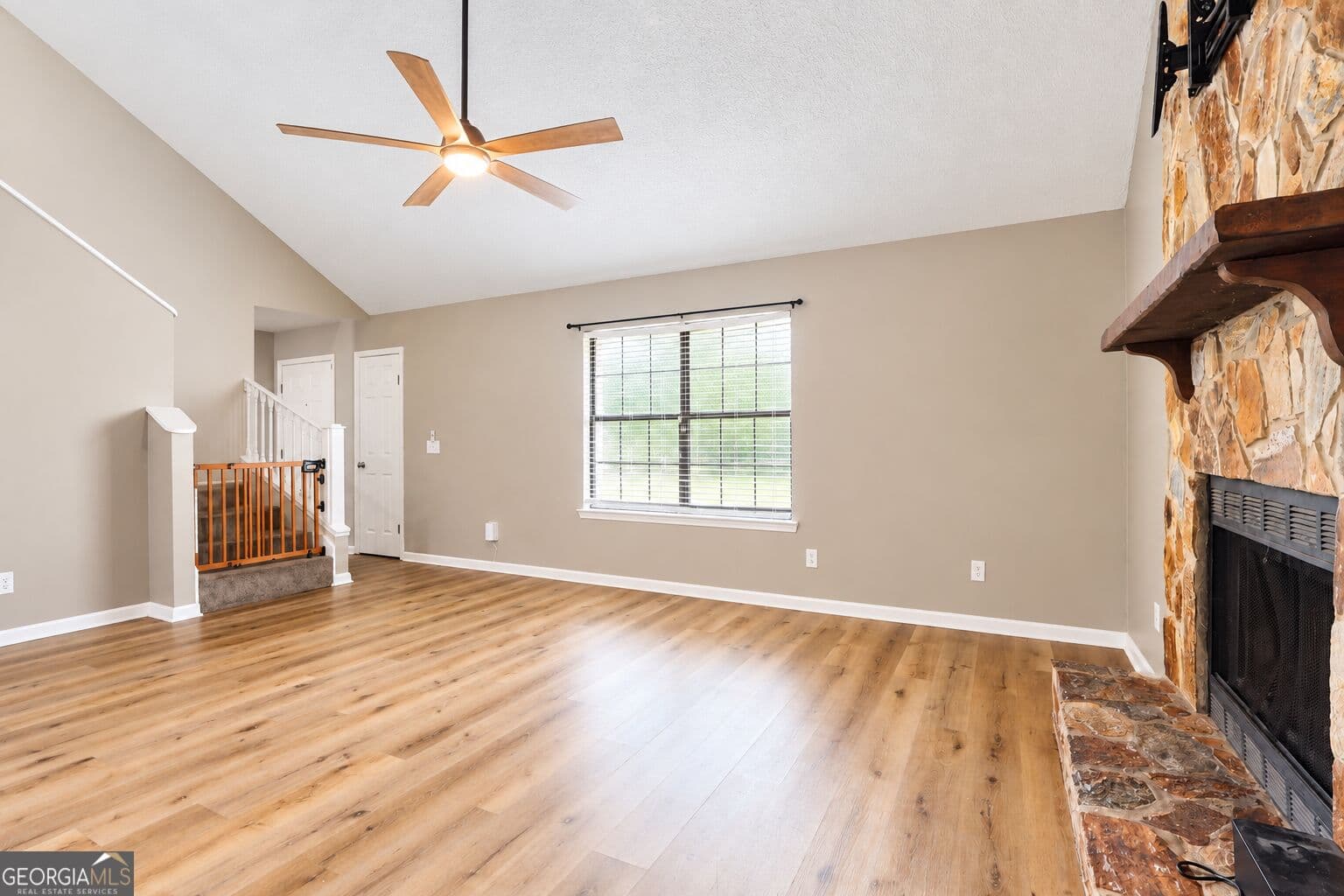 3 bedroom, 2 bathroom, 1,380 sq ft single family residence for sale at 1334 Forest Lake Drive, Hinesville, GA 31313 — photo 4