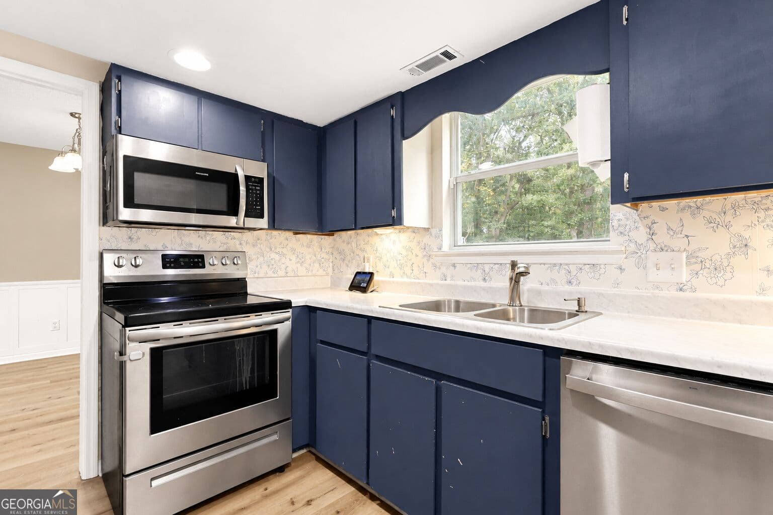 3 bedroom, 2 bathroom, 1,380 sq ft single family residence for sale at 1334 Forest Lake Drive, Hinesville, GA 31313 — photo 8