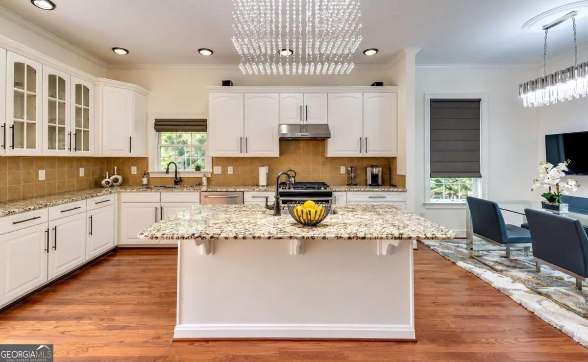 5 bedroom, 4 bathroom single family residence for rent at 3337 Habersham Road, Atlanta, GA 30305 for $28,500 a month — photo 5