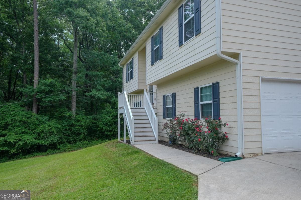 3 bedroom, 2 bathroom, 1,742 sq ft single family residence for sale at 3796 Cannon Drive, Douglasville, GA 30135 — photo 3