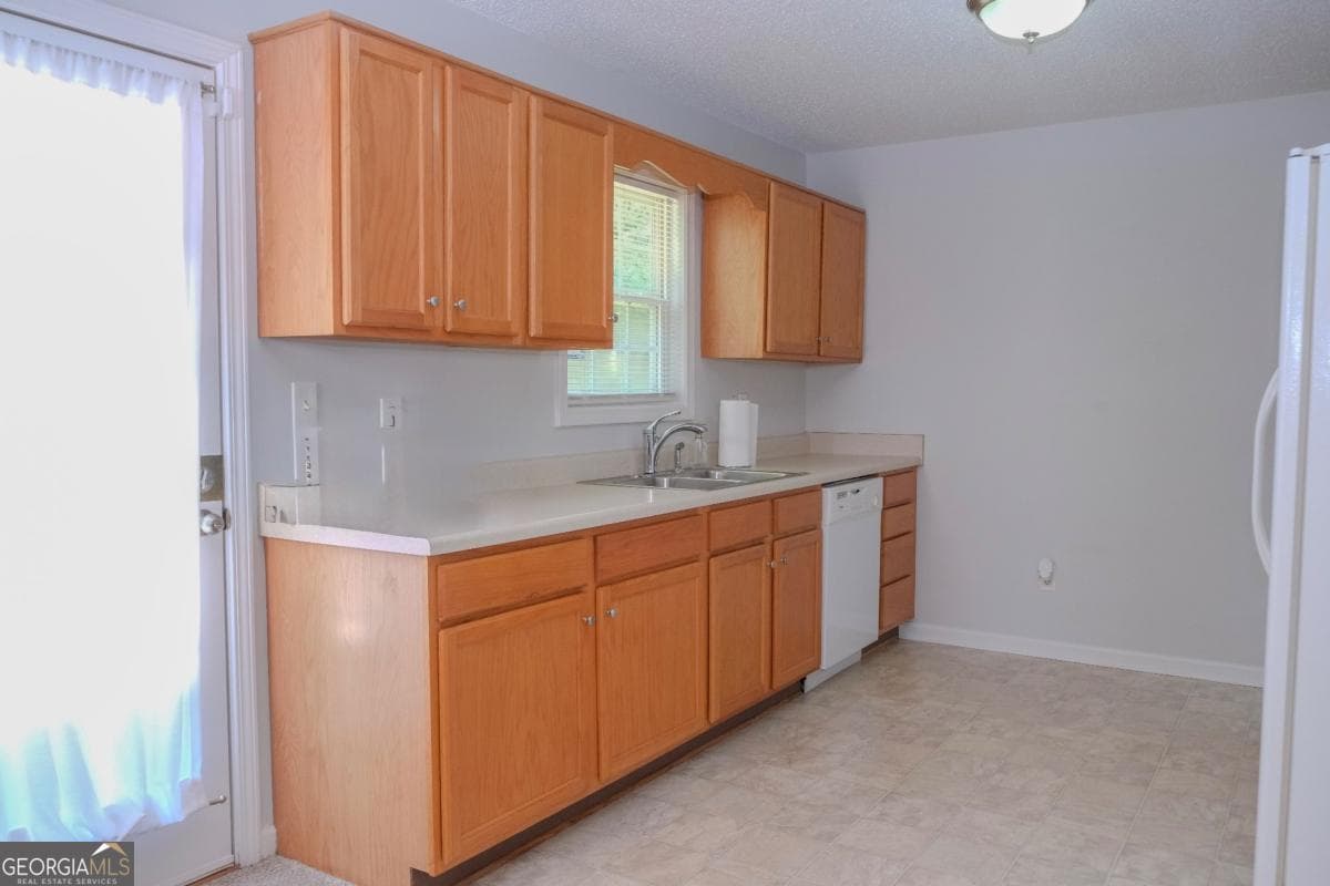 3 bedroom, 2 bathroom, 1,742 sq ft single family residence for sale at 3796 Cannon Drive, Douglasville, GA 30135 — photo 9
