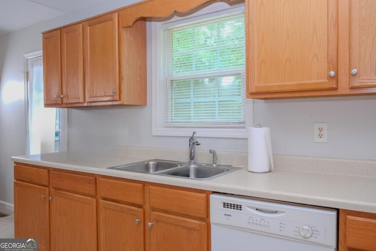 3 bedroom, 2 bathroom, 1,742 sq ft single family residence for sale at 3796 Cannon Drive, Douglasville, GA 30135 — photo 10