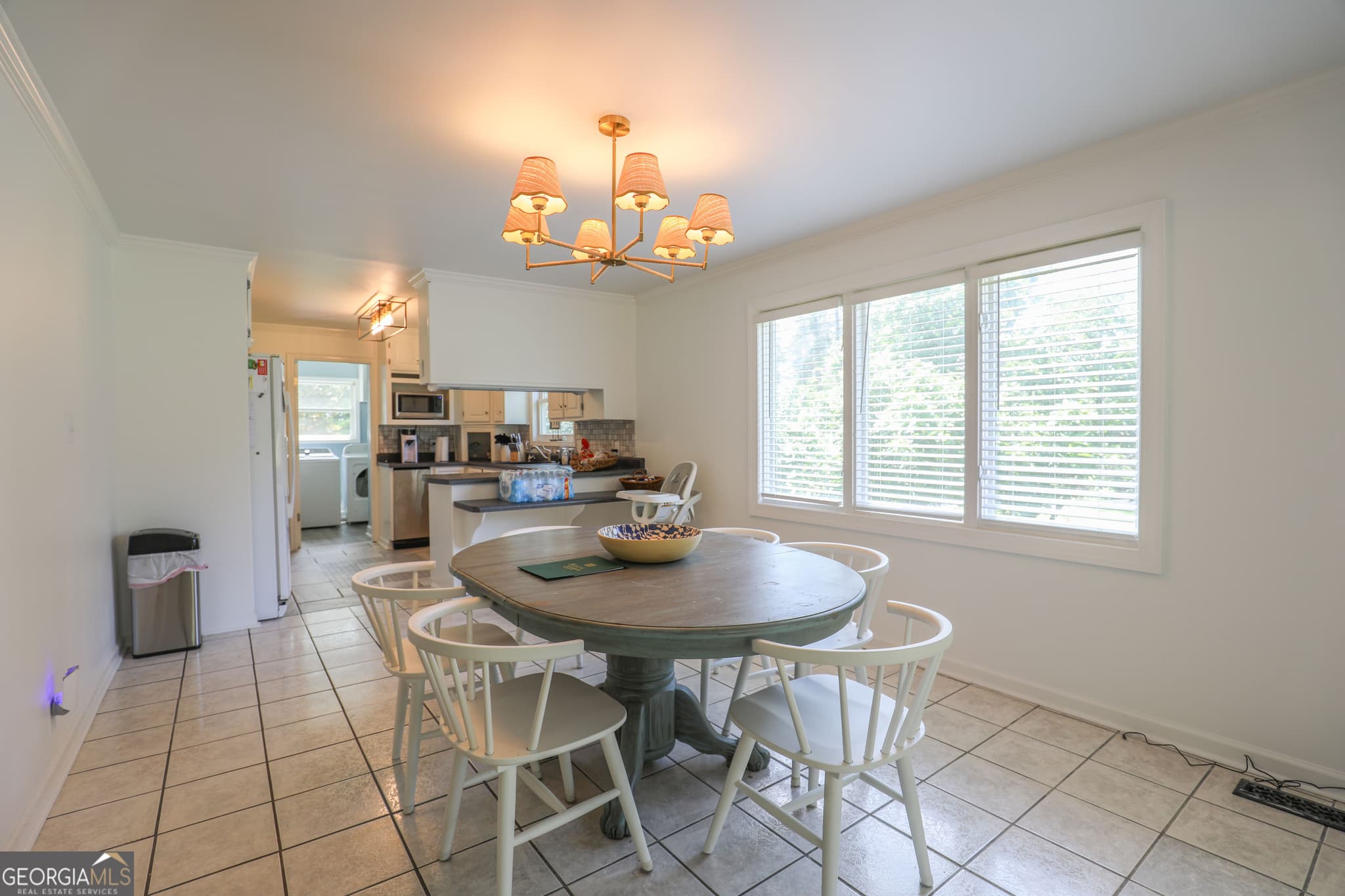 4 bedroom, 3.5 bathroom, 2,311 sq ft single family residence for sale at 146 E Lakeview Drive, Milledgeville, GA 31061 — photo 7
