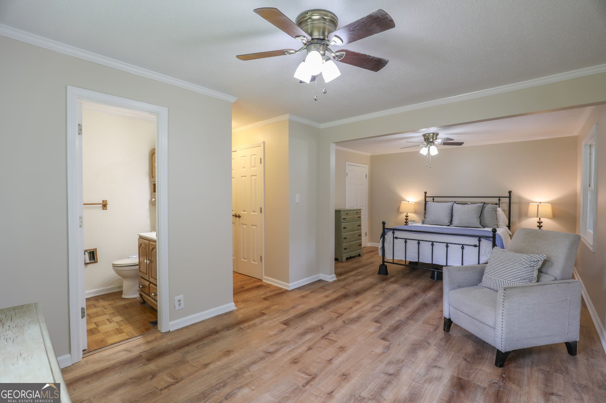 4 bedroom, 3.5 bathroom, 2,311 sq ft single family residence for sale at 146 E Lakeview Drive, Milledgeville, GA 31061 — photo 8