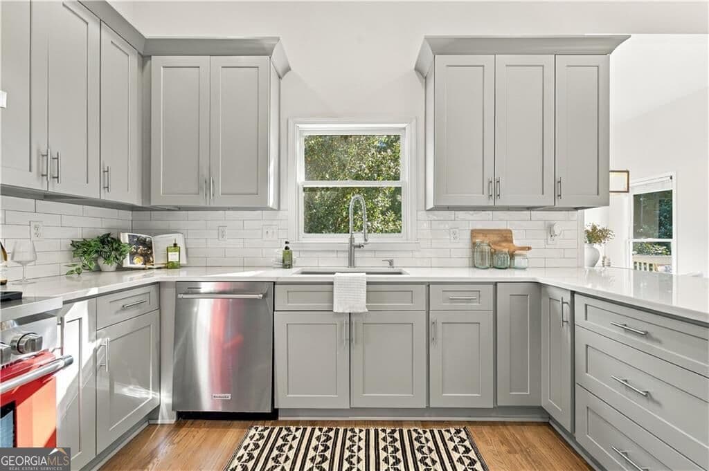 6 bedroom, 3.5 bathroom, 4,056 sq ft single family residence for sale at 1942 New Kemp Road, Marietta, GA 30066 — photo 9