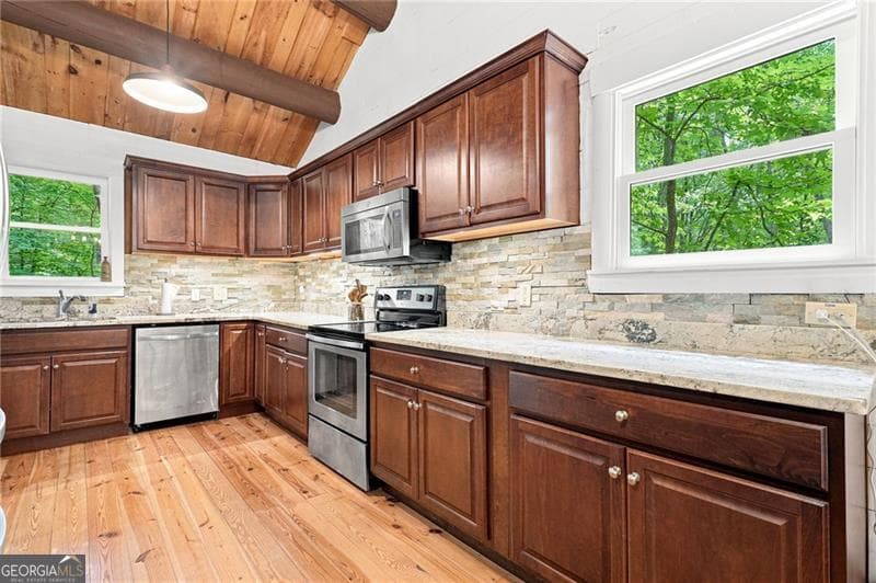 4 bedroom, 2 bathroom, 2,726 sq ft cabin,single family residence for sale at 884 Quail Cove Drive, Big Canoe, GA 30143 — photo 9