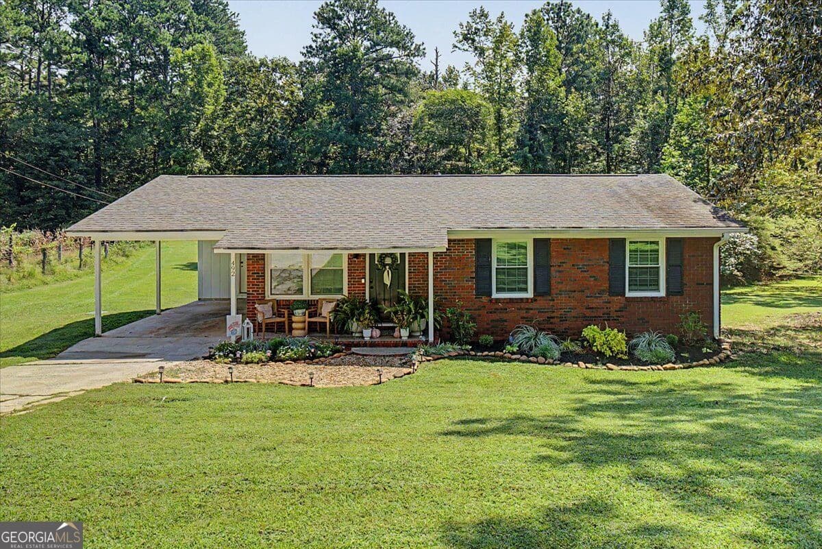 3 bedroom, 1 bathroom, 1,121 sq ft single family residence for sale at 492 Moran Lake Road, Rome, GA 30161