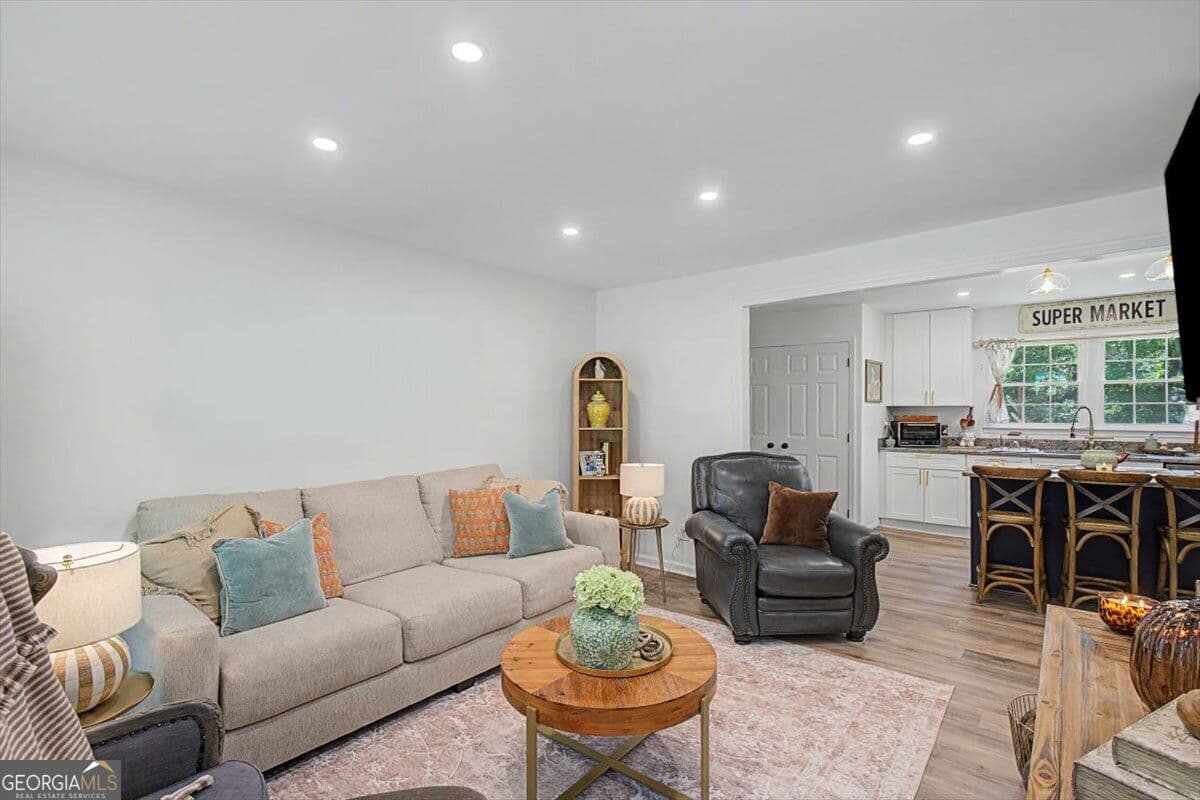 3 bedroom, 1 bathroom, 1,121 sq ft single family residence for sale at 492 Moran Lake Road, Rome, GA 30161 — photo 5