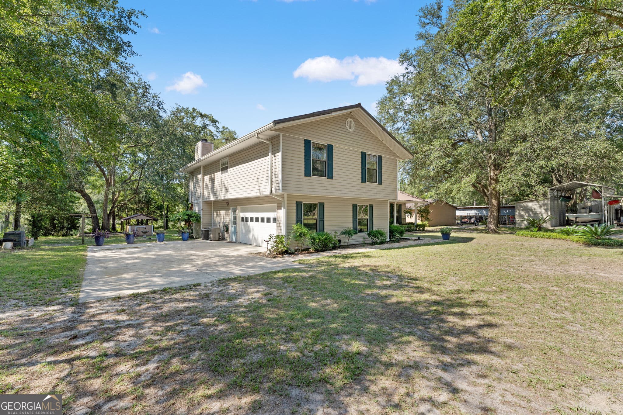 5 bedroom, 4 bathroom, 5,844 sq ft single family residence for sale at 323 St Marys River Bluff Road, St. George, GA 31562 — photo 5